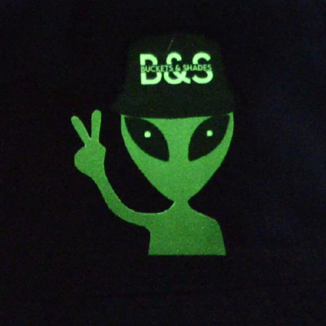 Buckets and shades alien Hat. Glow in the dark alien print